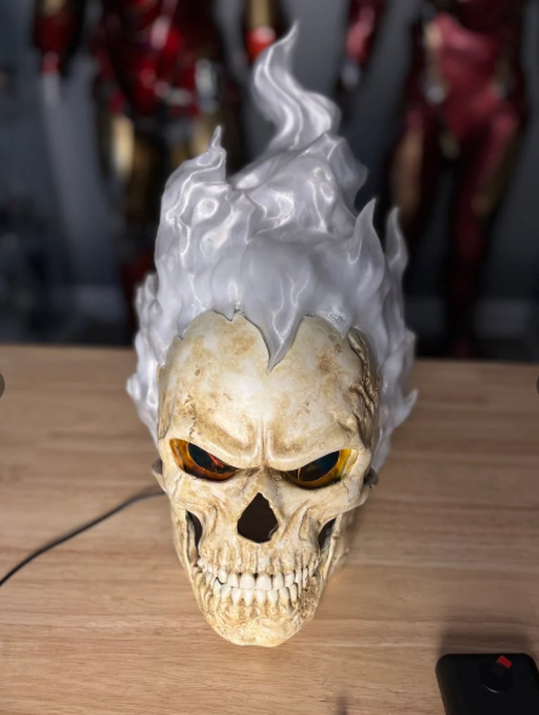 Máscara de Calavera Llameante LED 💀🔥 – Edición Halloween